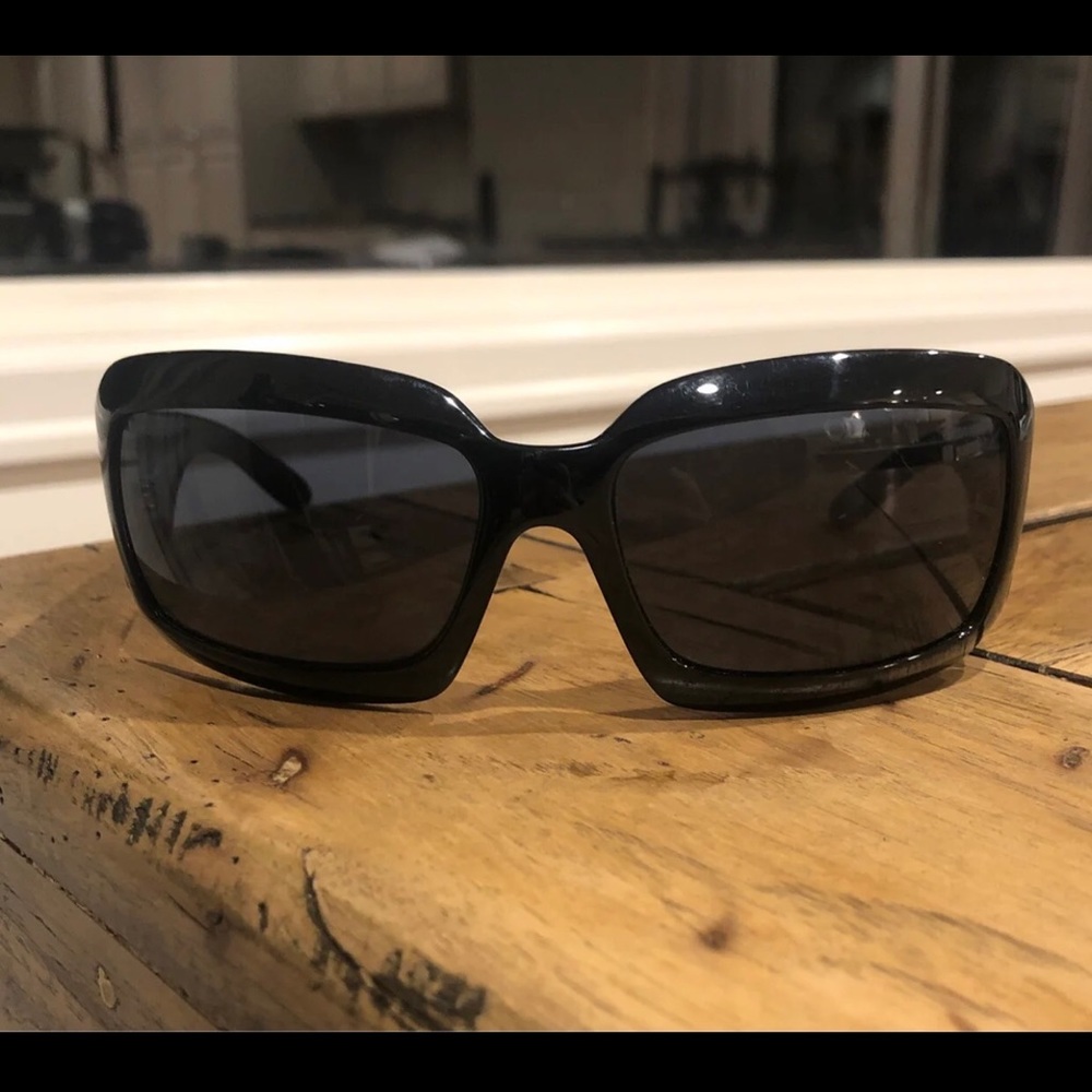 Chanel mother of pearl black sunglasses - Picture 3 of 9